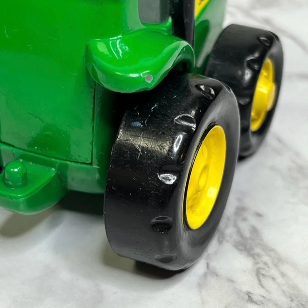 John Deere ERTL Character Tractor Toy Green Cartoon Farm Vehicle Model 2741 WY00